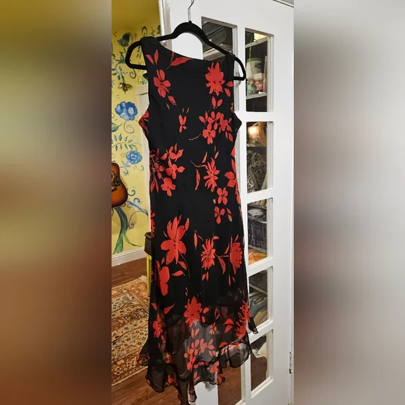 Meghan Matthews Black And Red Floral Dress - Picture 2 of 3
